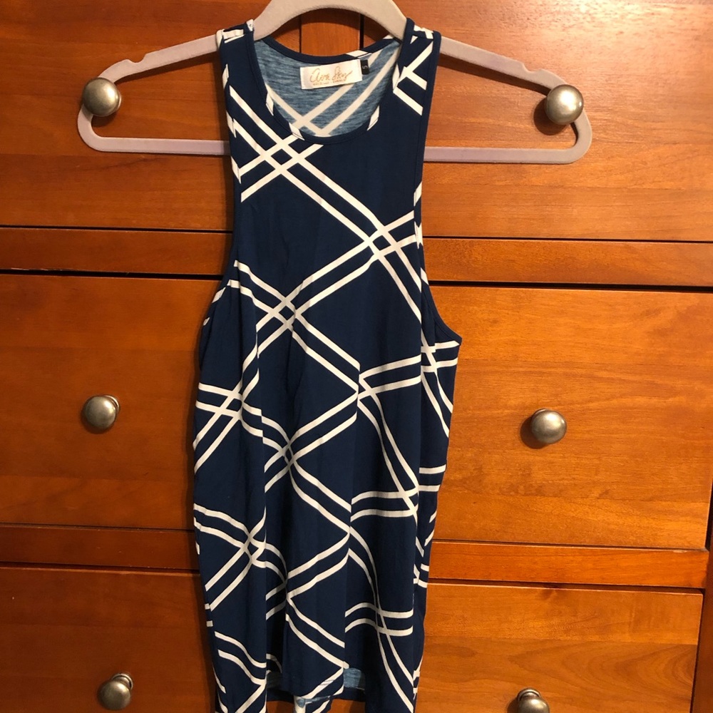 Ava sky tank tempo . Size small